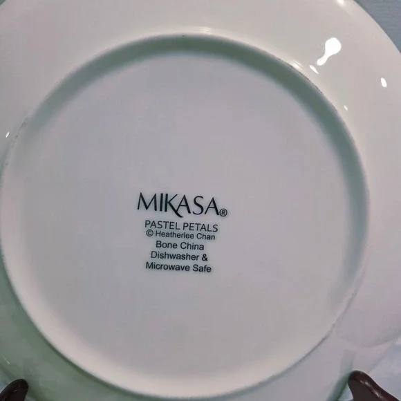 Mikasa Pastel Petals Multi-color Plates Heatherlee Chan Brunch Tea Party (4) - Picture 2 of 8